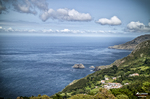 Vista panorámica del mar desde la costa norte de España, con acantilados y horizonte atlántico.