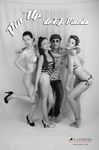 Cartel en blanco y negro con tres modelos pin-up posando en una composición artística.