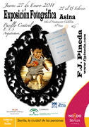 Cartel de exposición fotográfica Asina con diseño circular negro y figura central.