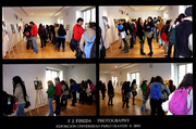 Inauguración o visita colectiva a una exposición fotográfica de F. J. Pineda en Hogar Virgen de los Reyes con público recorriendo la sala.