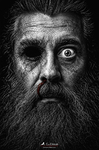 Retrato psicológico de un hombre con un ojo oscurecido y una mirada fija, dentro de la serie La Grieta de F. J. Pineda.