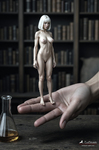 Pequeña figura femenina sentada o apoyada sobre una gran mano humana, con libros al fondo en una escena de escala imposible.